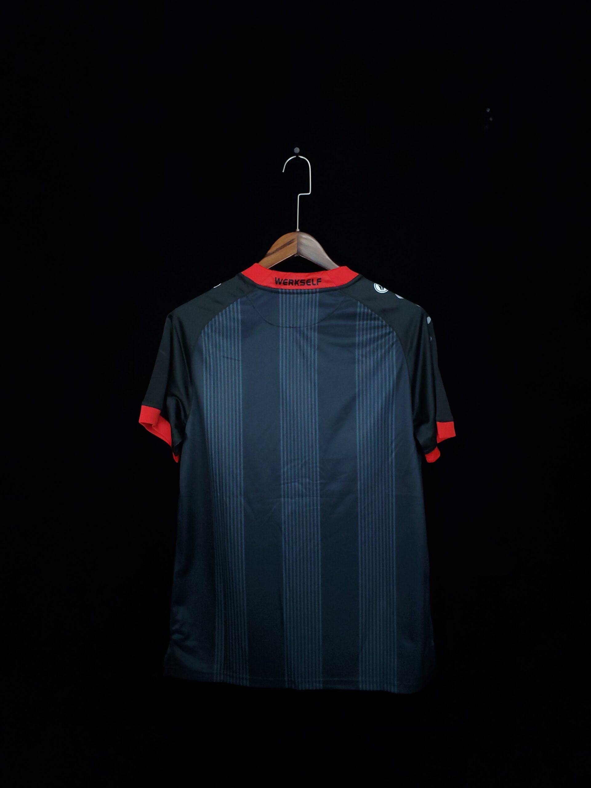 Camisa Bayer 04 Leverkusen – Preta 23/24