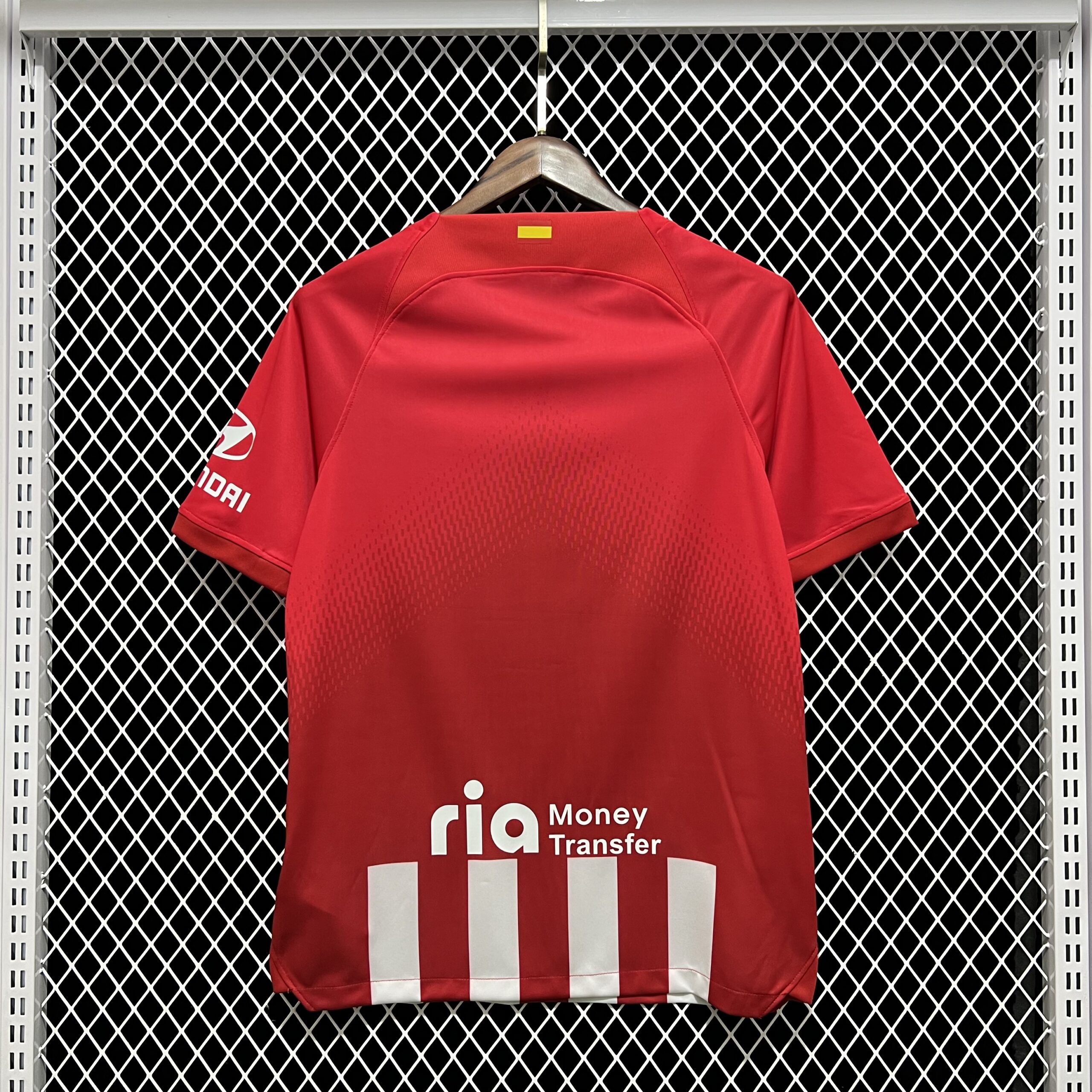 Camisa Atlético de Madrid – Vermelho e Branco 23/24