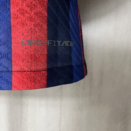 Camisa Barcelona Edição Especial - Modelo Jogador - Azul/Grená - 24/25 - Imagem 10