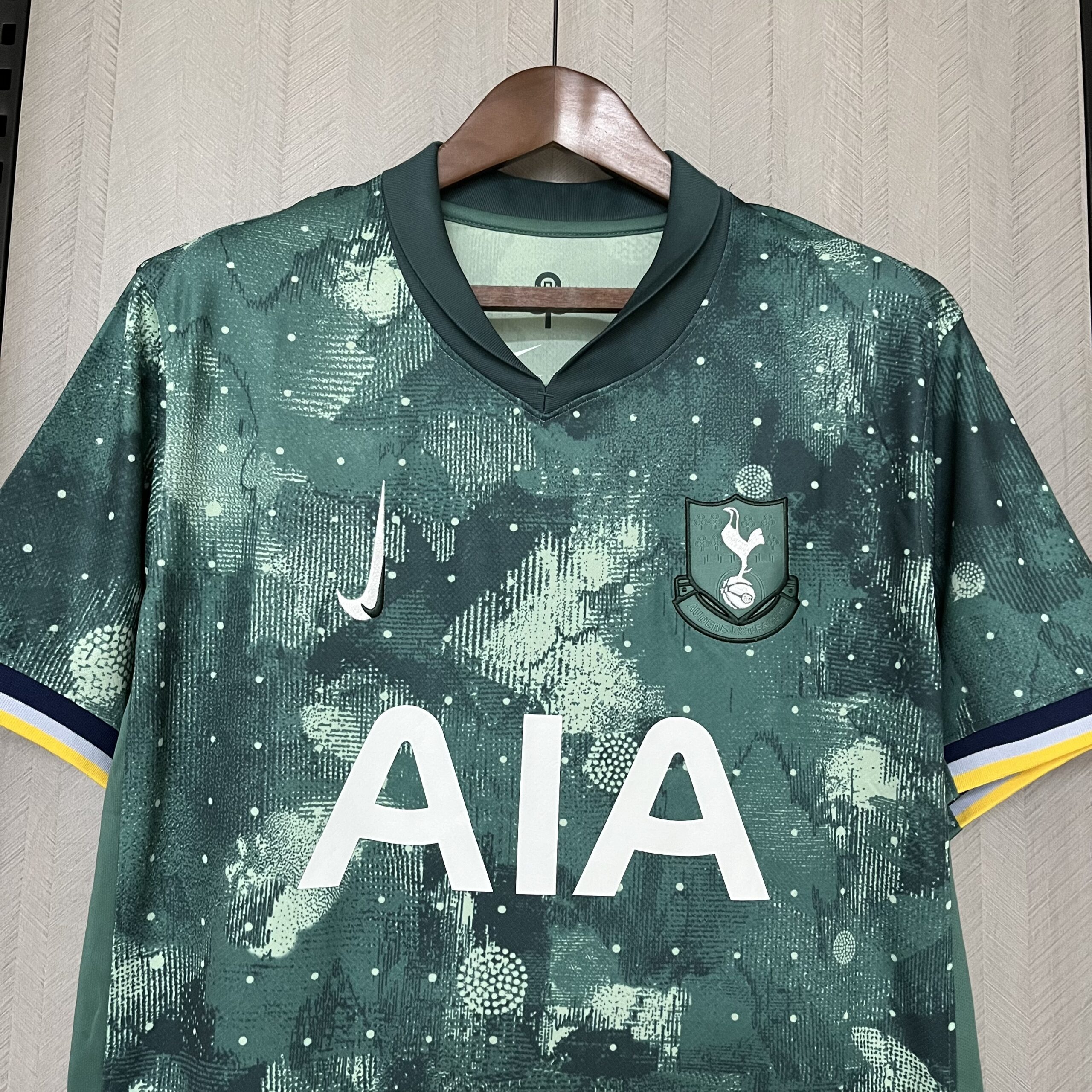 Camisa Tottenham III – Verde – 24/25