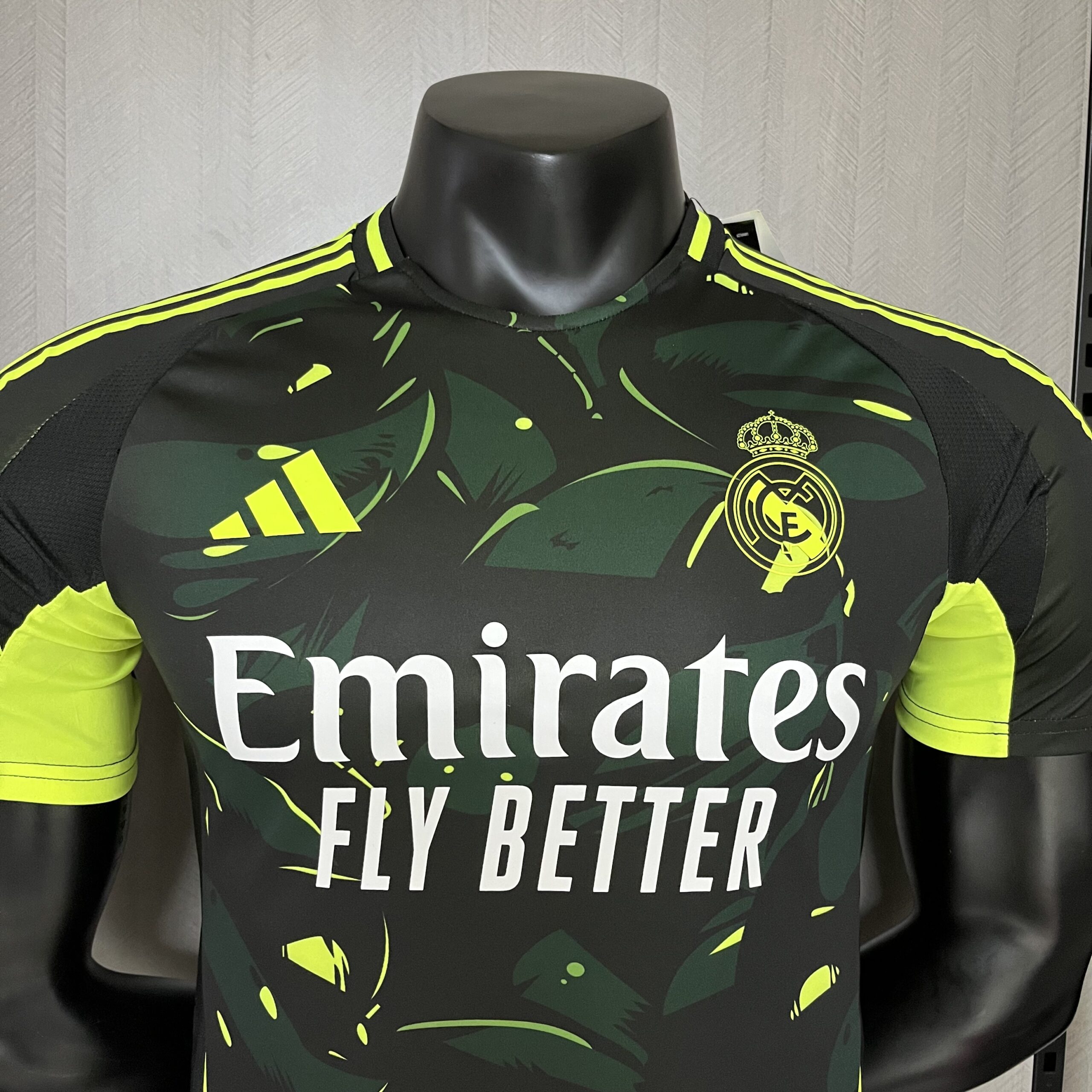 Camisa Real Madrid – Modelo Jogador – Preta/Amarela 24/25