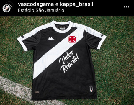 Camisa Vasco - Edição Especial - Roberto Dinamite - Preta – 24/25 - Imagem 2