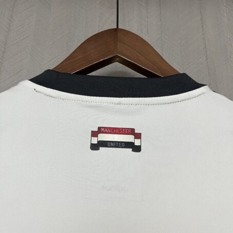 Camisa Manchester United III - Branca - 24/25 - Imagem 8