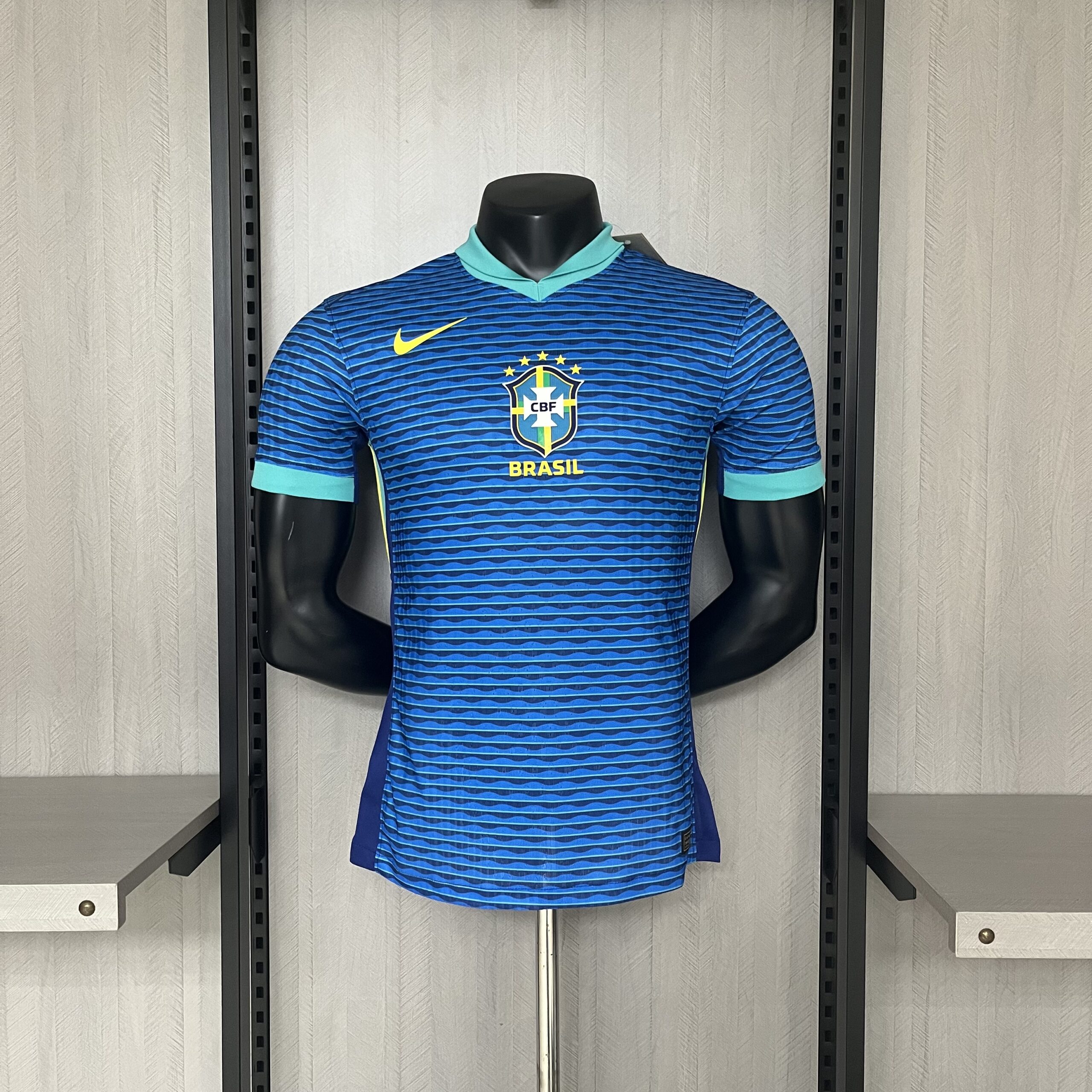 Camisa Brasil  – Modelo Jogador – Azul – 24/25