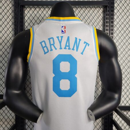 Camisa Regata NBA Los Angeles Lakers – Branca/Azul – #8 Bryant – 23/24 - Imagem 7
