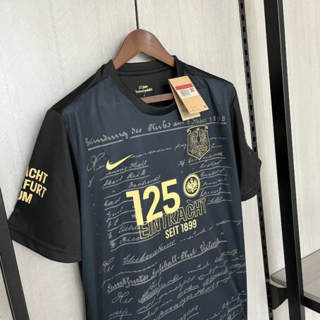 Camisa Eintracht Frankfurt Edição Especial - Preta - 24/25 - Imagem 5