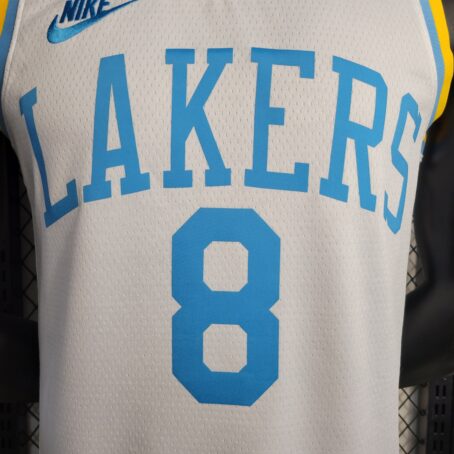 Camisa Regata NBA Los Angeles Lakers – Branca/Azul – #8 Bryant – 23/24 - Imagem 6