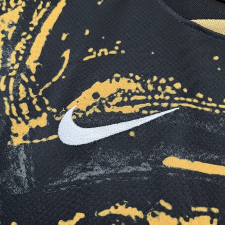Camisa Sporting III - Preta/Dourada - 24/25 - Imagem 4