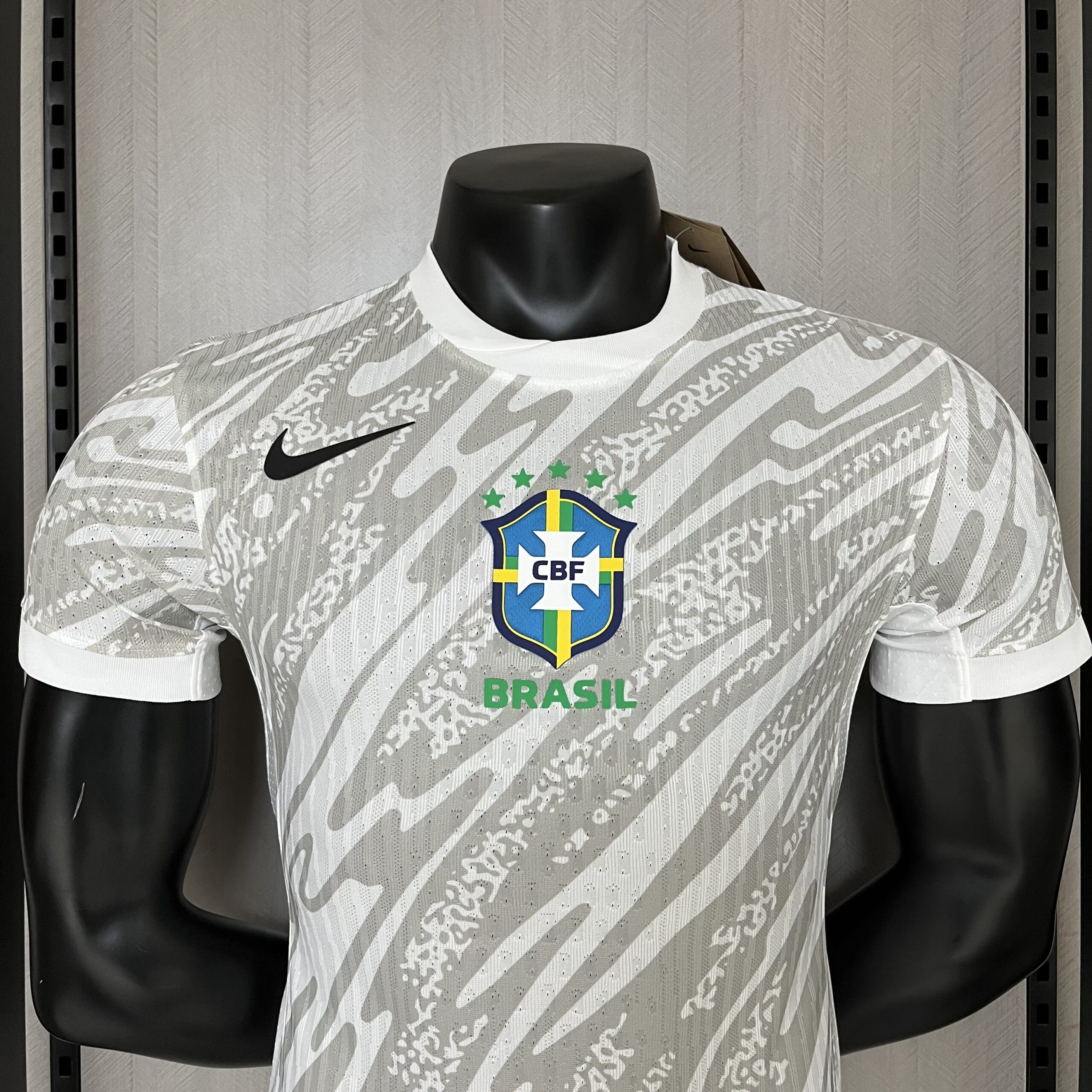 Camisa Brasil Goleiro – Modelo Jogador – Branca – 24/25