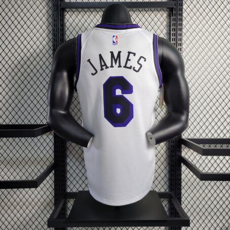 Camisa Regata NBA Los Angeles Lakers - Branca/Roxa - #6 James - 23/24 - Imagem 8