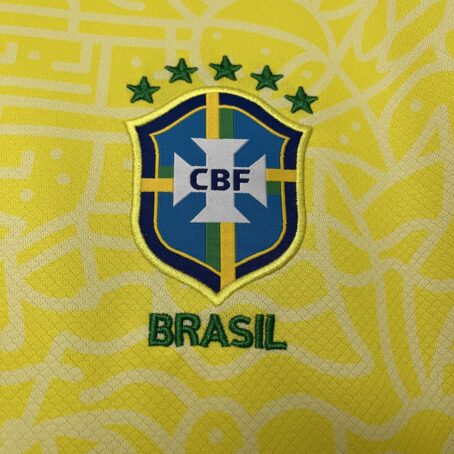 Camisa Brasil - Feminina - Amarela - 24/25 - Imagem 3