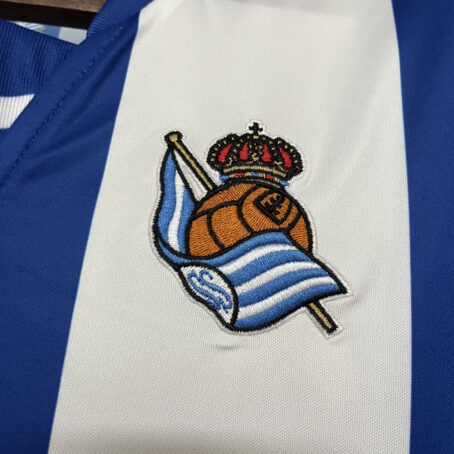 Camisa Real Sociedad – Branca/Azul – 24/25 - Imagem 3