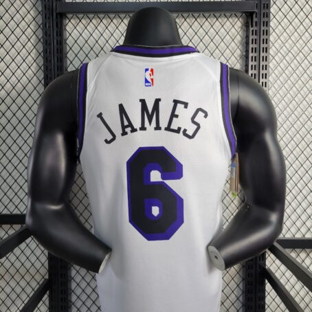 Camisa Regata NBA Los Angeles Lakers - Branca/Roxa - #6 James - 23/24 - Imagem 7