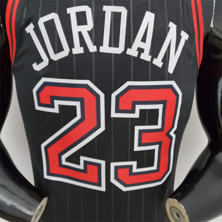 Camisa Regata NBA Chicago Bulls – Preta – #23 Jordan - 75 Anos - Imagem 7